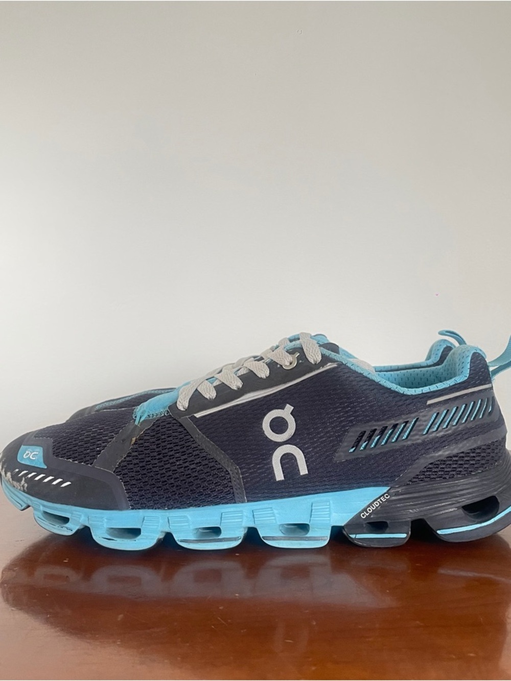 On Running Cloudflyer Men’s Running Shoes | US 10.5 - Picture 3 of 8